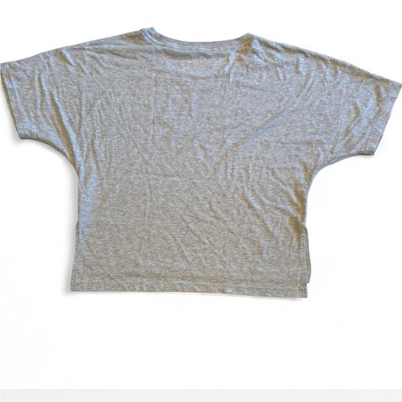 Women’s Umbro Gray Cropped T-Shirt Medium - Picture 2 of 4